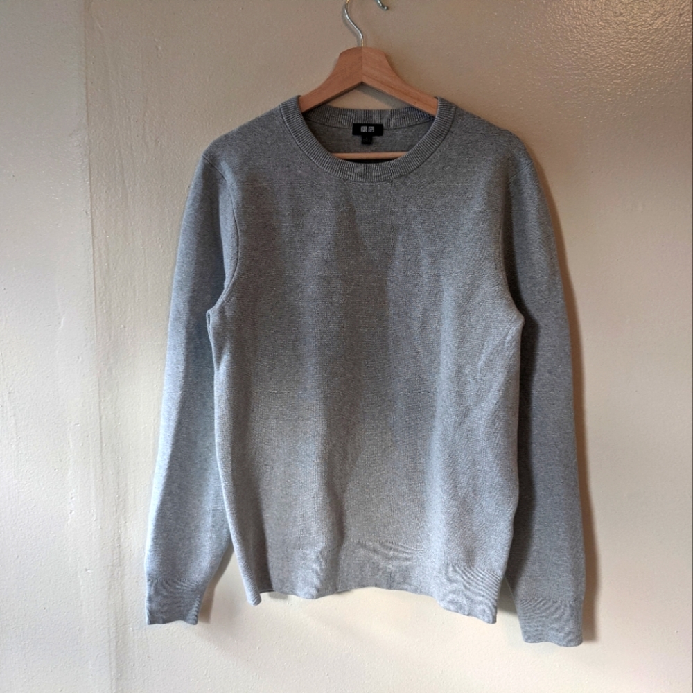 NWOT Uniqlo Gray Crew Sweatshirt